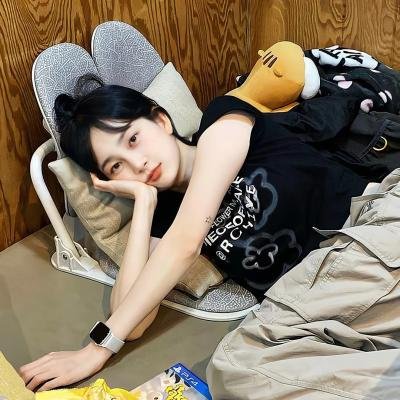 两只小猪之勇闯神秘岛